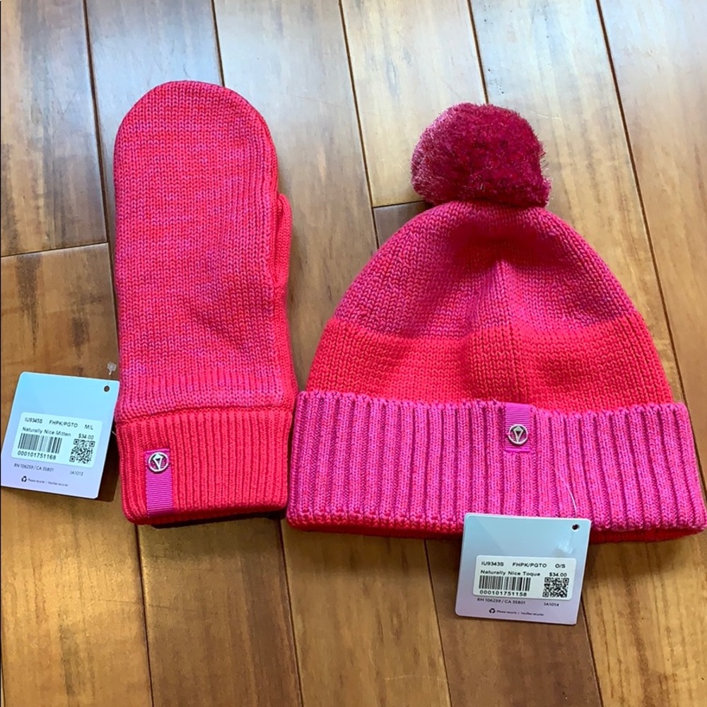 Girls Ivivva hat and mittens.